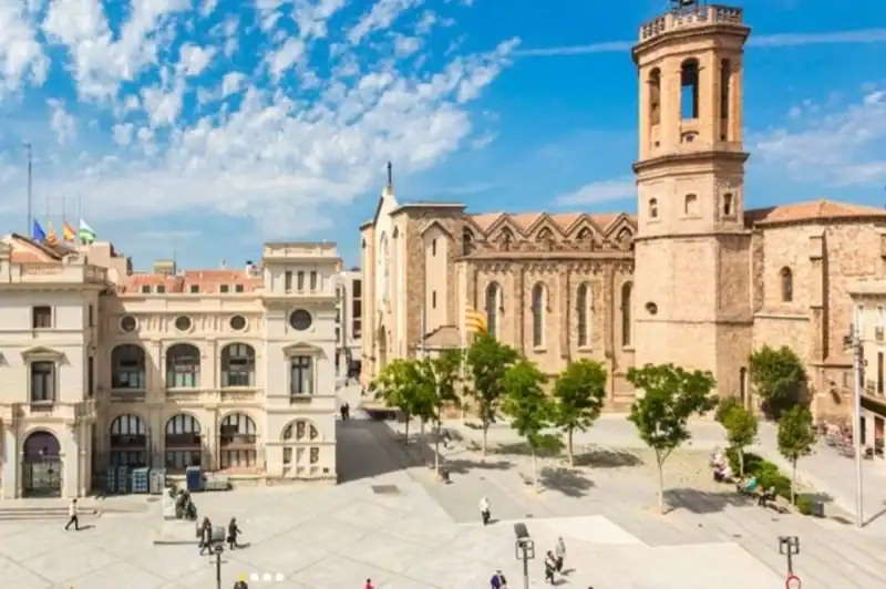 Transporte en limusina en Sabadell con chófer profesional para eventos y empresas