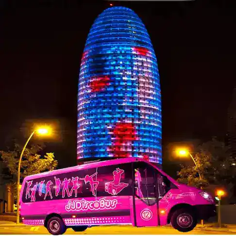 Alquiler de mini discobus para 17 personas en Barcelona Mini discobus de lujo para 17 personas disponible para alquiler en Barcelona