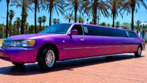 Limusina Lincoln lila con interior de 8 plazas