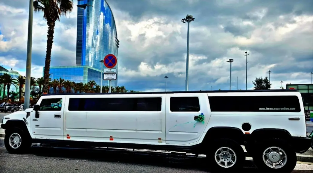 Limusina Hummer Aurora blanca de lujo en Barcelona