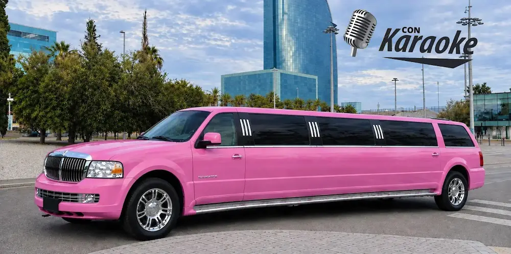 Limusina Lincoln Navigator rosa con karaoke en Barcelona